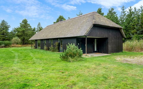 Dix - 900M from the Sea: Tag, Hus, Hjem, Sommerhus, Dør, Sidespor, Dæk, Veranda, Planke, Hårdttræ
