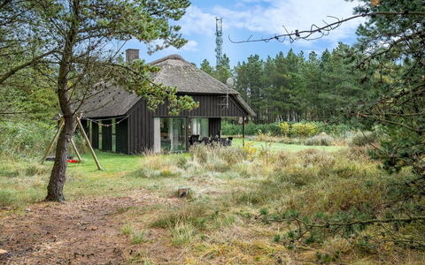 Dix - 900M from the Sea: Tag, Hus, Hjem, Sommerhus, Dør, Sidespor, Dæk, Veranda, Planke, Hårdttræ