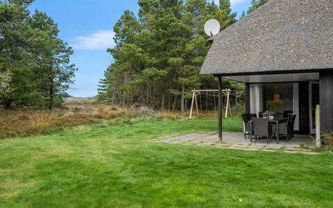 Dix - 900M from the Sea: Tag, Hus, Hjem, Sommerhus, Dør, Sidespor, Dæk, Veranda, Planke, Hårdttræ