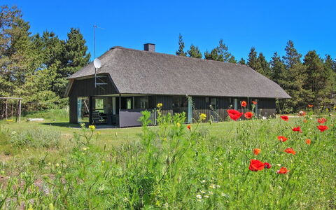 Dix - 900M from the Sea: Tag, Hus, Hjem, Sommerhus, Dør, Sidespor, Dæk, Veranda, Planke, Hårdttræ