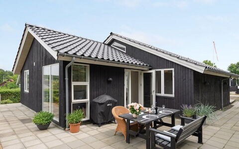 Jörgen - 100M from the Sea: Hus, Hjem, Tag, Sommerhus, Estate, Landscaping, Garden Bygninger, Sidespor, Stuehus