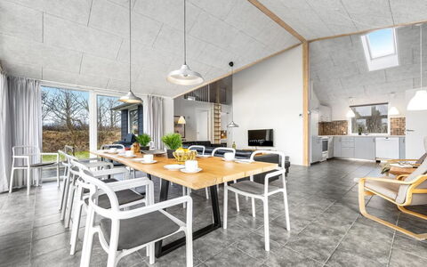 Talida - 12Km from the Sea: Bjergrige Landskabsformer, Bjerg, Bakke, Bjergkæde, Hill Station, Menneskelig Bosættelse, Urban Design, Alps, Dal, Topmøde