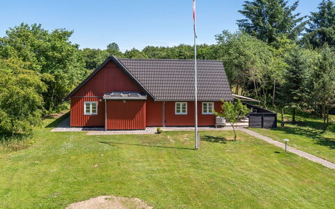 Soile - 12Km from the Sea: Hus, Hjem, Tag, Boligområde, Sommerhus, Estate, Stuehus, Lawn, Landscaping, Sidespor