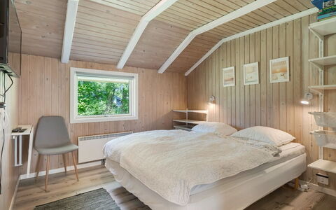 Annaline - 10Km from the Sea: Soveværelse, Træ, Indretning, Loft, Seng, Sengetøj, Sengetøj, Værelse, Etage, Gulvbelægning