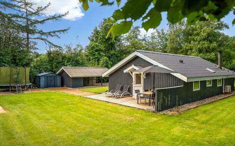 Annaline - 10Km from the Sea: Tag, Hjem, Sommerhus, Estate, Lawn, Stuehus, Have, Gård, Landscaping, Backyard