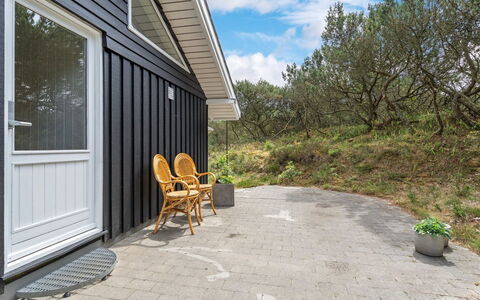 Jannick - 1.5Km from the Sea: Tag, Hjem, Hus, Sidespor, Sommerhus, Kompositmateriale, Dør, Skydevindue, Estate, Skorsten