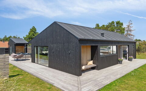 Toyah - 400M from the Sea: Træ, Tag, Arkitektur, Hjem, Hus, Sommerhus, Sidespor, Hårdttræ, Hældning, Estate