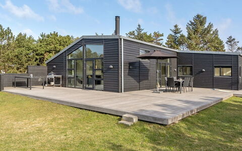 Joachim - 200M from the Sea: Tag, Hus, Hjem, Sommerhus, Dør, Sidespor, Dæk, Veranda, Planke, Hårdttræ