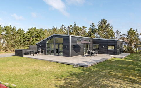 Joachim - 200M from the Sea: Tag, Hus, Hjem, Sommerhus, Dør, Sidespor, Dæk, Veranda, Planke, Hårdttræ