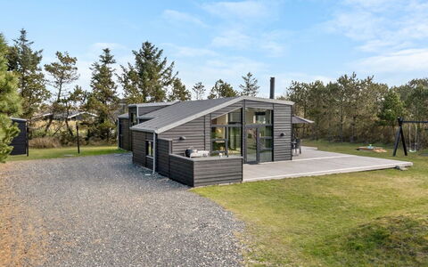 Joachim - 200M from the Sea: Tag, Hus, Hjem, Sommerhus, Dør, Sidespor, Dæk, Veranda, Planke, Hårdttræ