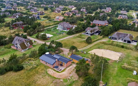 Dirtje - 200M from the Sea: Hjem, Landskab, Hus, Boligområde, Almindeligt, Landdistrikt, Tag, Land Lot, Fugleperspektiv, Mark
