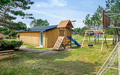 Dirtje - 200M from the Sea