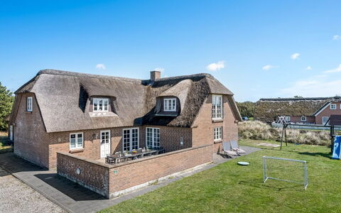 Adia - 300M from the Sea: Sommerhus, Skur, Hytte, Stuehus, Prærie, Hytte, Lade, Bjælkehytte, Garden Bygninger