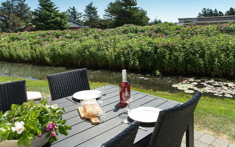 Moa - 800M from the Sea: Sommerhus, Skur, Hytte, Stuehus, Prærie, Hytte, Lade, Bjælkehytte, Garden Bygninger