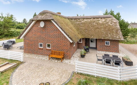 Ronna - 2.2Km from the Sea: Hus, Tag, Hjem, Sommerhus, Skur, Garden Bygninger, Sidespor, Gård, Bjælkehytte, Hytte