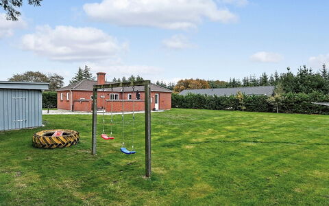 Pernilla - 2Km from the Sea: Græs, Land Lot, Sky, Lawn, Have, Almindeligt, Backyard, Gård, Eng
