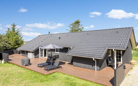Joseline - 1.8Km from the Sea: Tag, Hus, Hjem, Sommerhus, Dør, Sidespor, Dæk, Veranda, Planke, Hårdttræ