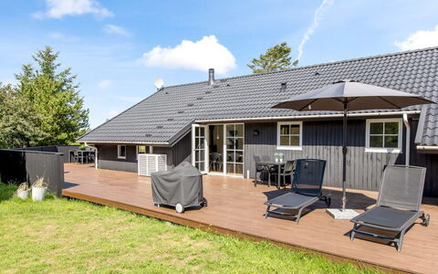 Joseline - 1.8Km from the Sea: Tag, Hus, Hjem, Sommerhus, Dør, Sidespor, Dæk, Veranda, Planke, Hårdttræ