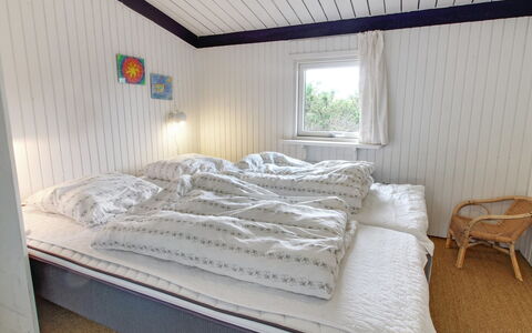 Scarlett - 300M from the Sea: Soveværelse, Seng, Træ, Sengetøj, Etage, Sengetøj, Indretning, Gulvbelægning, Bed Frame, Møbel