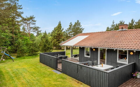 Tala - 4Km from the Sea: Træ, Hus, Tag, Hjem, Sommerhus, Land Lot, Veranda, Sidespor, Hårdttræ, Skygge