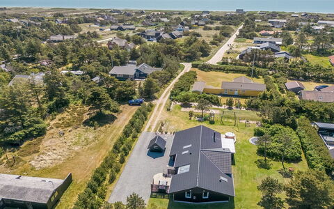 Selima - 300M from the Sea: Træ, Tag, Arkitektur, Hjem, Hus, Sommerhus, Sidespor, Hårdttræ, Hældning, Estate