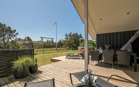 Selima - 300M from the Sea: Træ, Tag, Arkitektur, Hjem, Hus, Sommerhus, Sidespor, Hårdttræ, Hældning, Estate