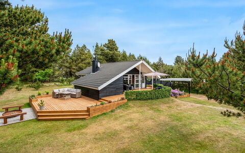 Elske - 1.1Km from the Sea: Hus, Hjem, Sommerhus, Busk, Tag, Veranda, Estate, Landscaping, Stuehus