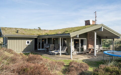 Neja - 400M from the Sea: Træ, Tag, Arkitektur, Hjem, Hus, Sommerhus, Sidespor, Hårdttræ, Hældning, Estate