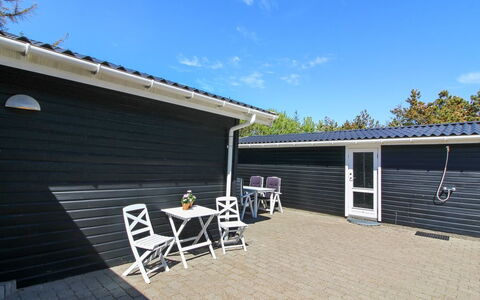 Hillmari - 200M from the Sea: Tag, Hus, Hjem, Sommerhus, Dør, Sidespor, Dæk, Veranda, Planke, Hårdttræ