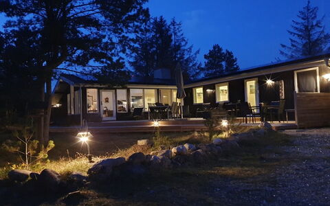 Taneli - 2.2Km from the Sea: Tag, Hjem, Hus, Sidespor, Sommerhus, Kompositmateriale, Dør, Skydevindue, Estate, Skorsten