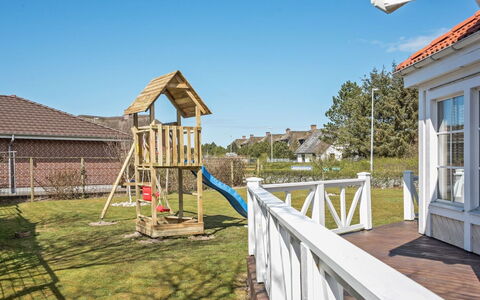 Alfredine - 1Km from the Sea: Træ, Tag, Arkitektur, Hjem, Hus, Sommerhus, Sidespor, Hårdttræ, Hældning, Estate