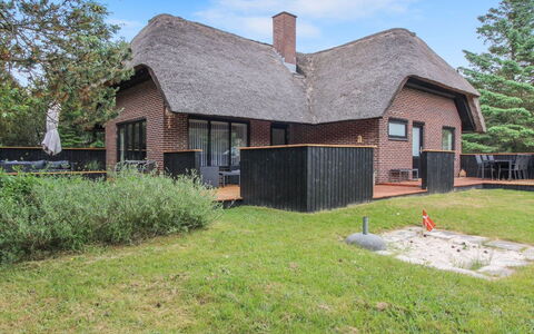 Gunkil - 800M from the Sea: Tag, Hus, Hjem, Sommerhus, Dør, Sidespor, Dæk, Veranda, Planke, Hårdttræ