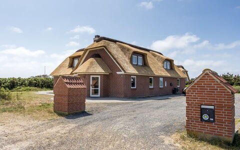 Stillan - 150M from the Sea: Hus, Hjem, Sommerhus, Estate, Gård, Stuehus, Sidespor, Garden Bygninger, Veranda