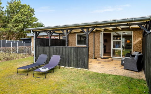 Ragnborg - 900M from the Sea: Sommerhus, Skygge, Sidespor, Veranda, Gård, Backyard, Have, Estate, Lawn, Garden Bygninger