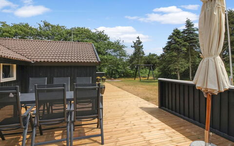 Ria - 250M from the Sea: Træ, Hårdttræ, Veranda, Dæk, Land Lot, Planke, Bejdse, Trægulve, Skygge, Sommerhus