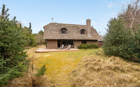 Akeleje - 900M from the Sea: Tag, Hjem, Hus, Sidespor, Sommerhus, Kompositmateriale, Dør, Skydevindue, Estate, Skorsten