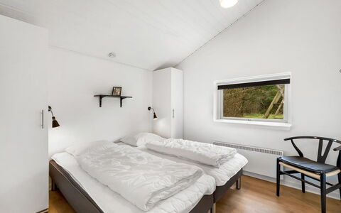 Famke - 1Km from the Sea: Fryser, Soveværelse, Sne, Seng, Bed Frame, Sengetøj, Vinter