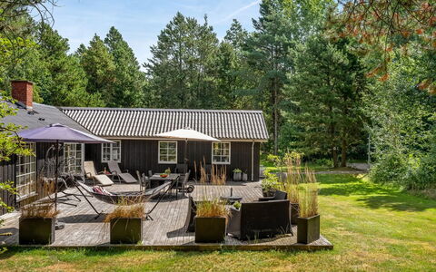 Ufred - 1.3Km to the Fjord: Græs, Busk, Sommerhus, Tag, Have, Hus, Hjem, Land Lot, Bunddække