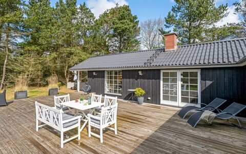 Ufred - 1.3Km to the Fjord: Tag, Hjem, Hus, Sidespor, Sommerhus, Kompositmateriale, Dør, Skydevindue, Estate, Skorsten