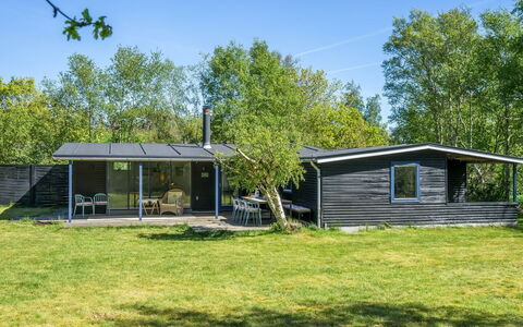 Bene - from the Sea: Møbel, Indretning, Gulvbelægning, Etage, Loft, Værelse, Stol, Bord, Lejlighed, Køkken & Spisebord