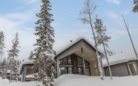 Villa Aava: Svømmepøl, Udvej, Udendørs Møbler, Design, Skygge, Landscaping, Hotel, Water Feature, Eco Hotel