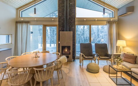 Villa Aava: Møbel, Stol, Udendørs Møbler, Bord, Træ, Udendørs Bord, Køkken & Spisebord, Skygge, Have, Paraply