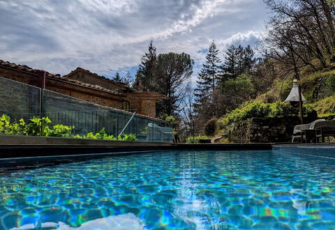 Mulino Morandi: Vand, Sky, Himmel, Vandressourcer, Plante, Svømmepøl, Azure, Bygning, Træ, Naturlige Landskab