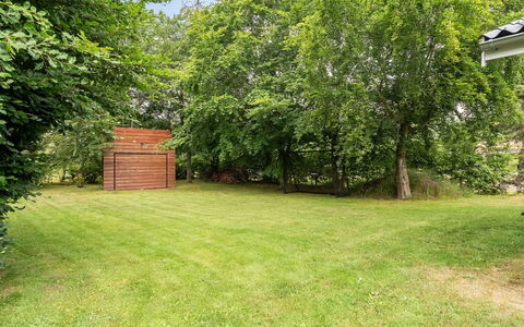 Juste - 1.7Km from the Sea: Træ, Græs, Busk, Have, Land Lot, Lawn, Bunddække, Skygge, Backyard
