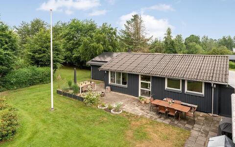 Juste - 1.7Km from the Sea: Græs, Bygning, Tag, Hus, Hjem, Boligområde, Sommerhus, Busk, Arkitektur, Land Lot