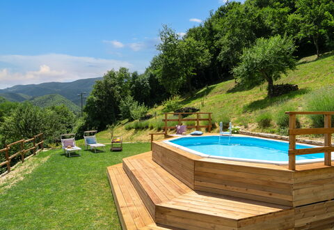 Villa Dei Tigli: Vand, Plante, Himmel, Svømmepøl, Træ, Sky, Udendørs Møbler, Bygning, Naturlige Landskab, Skygge