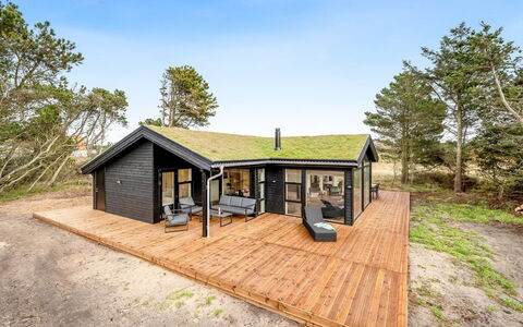 Elisenda - 625M from the Sea: Blå, Busk, Sommerhus, Bunddække, Have, Estate, Skygge, Landscaping, Stuehus, Eco Hotel