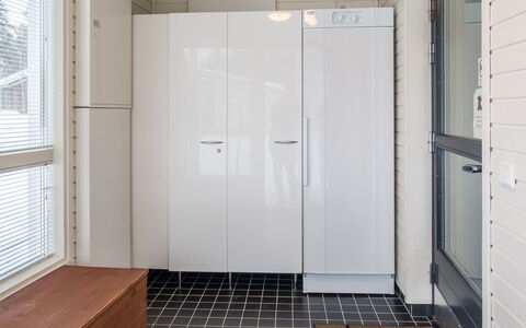 Vuokatinranta Suite 2 B: Møbel, Indretning, Gulvbelægning, Etage, Bord, Loft, Køkken & Spisebord, Belysning, Stol, Hjem