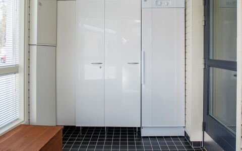 Vuokatinranta Suite 2 D: Møbel, Indretning, Gulvbelægning, Etage, Bord, Loft, Køkken & Spisebord, Belysning, Stol, Hjem
