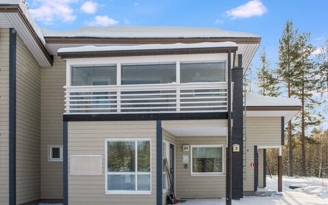 Vuokatinranta Suite 2 D: Møbel, Indretning, Gulvbelægning, Etage, Bord, Loft, Køkken & Spisebord, Belysning, Stol, Hjem